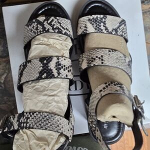 Steve Madden Black and Cream Snake Print Sandals